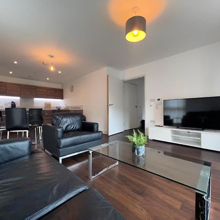 Modern 2Br 2Ba Apt Wparking Sleeps 6 Comfortably 런던 외부 사진