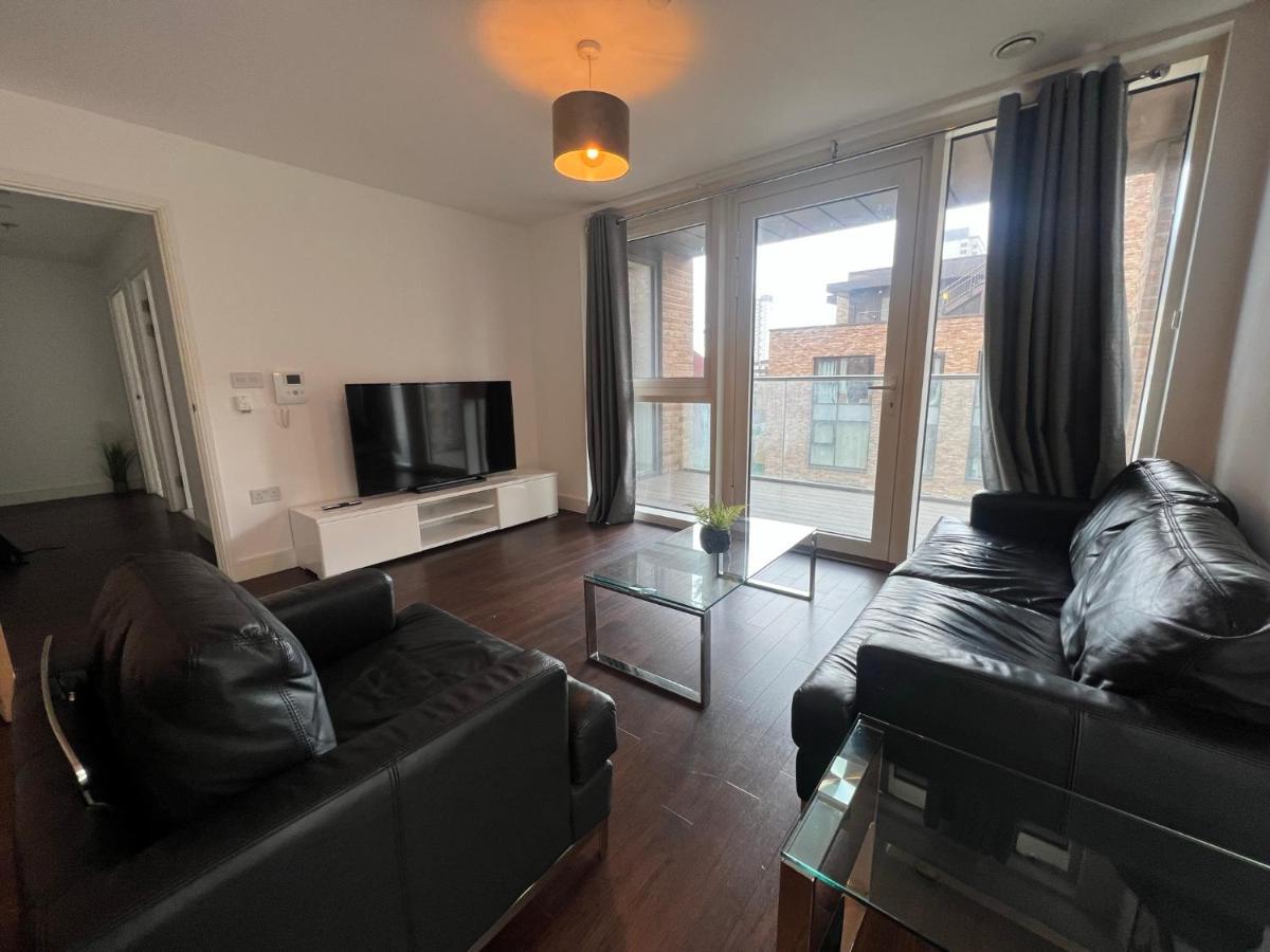 Modern 2Br 2Ba Apt Wparking Sleeps 6 Comfortably 런던 외부 사진