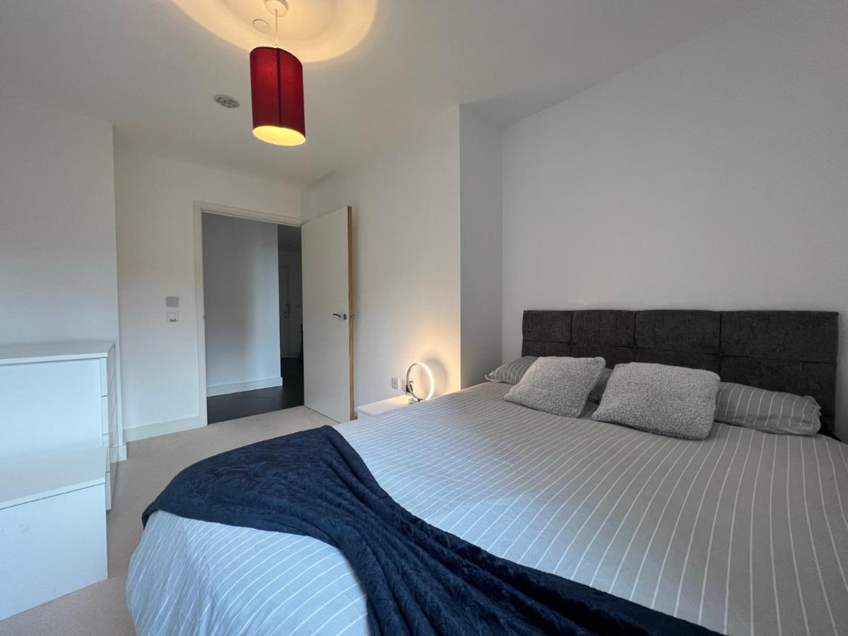 Modern 2Br 2Ba Apt Wparking Sleeps 6 Comfortably 런던 외부 사진