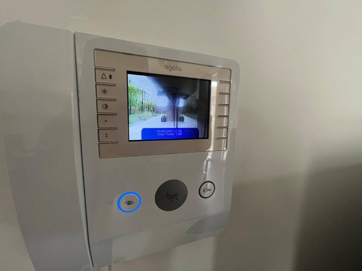 Modern 2Br 2Ba Apt Wparking Sleeps 6 Comfortably 런던 외부 사진